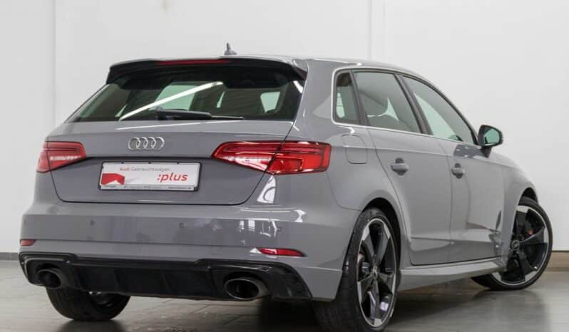 
								AUDI RS3 complet									