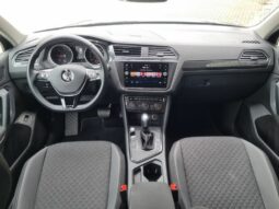 
										Volkswagen Tiguan Confort R-Line 2.0 TDI DSG full									