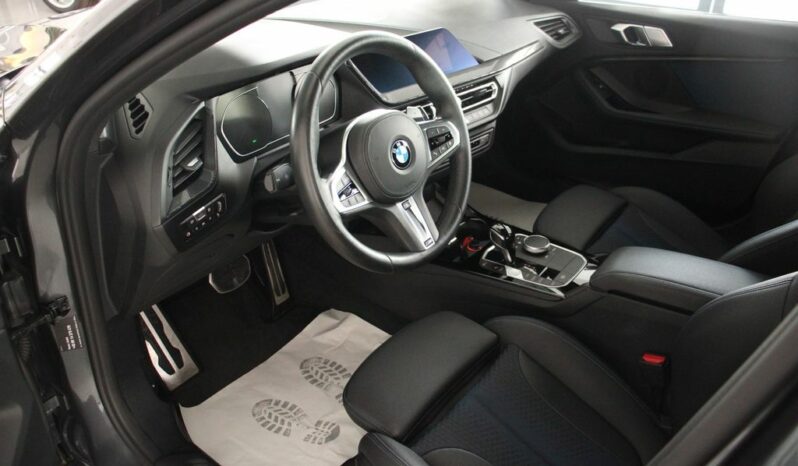 
								BMW M135i xDrive full									