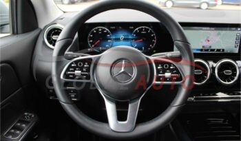 
									Mercedes-Benz GLA 180 Progressive full								