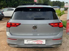 VOLKSWAGEN GOLF VIII GTE