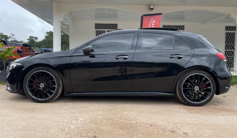 
								MERCEDES-BENZ CLASSE A 200 PACK AMG full									