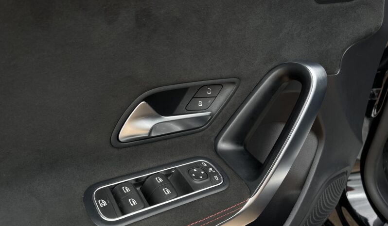 
								MERCEDES-BENZ CLASSE A 200 PACK AMG full									