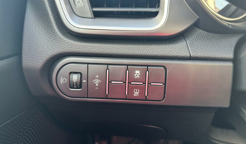 
								KIA XCEED full									
