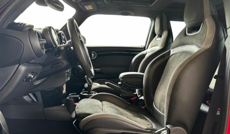 
								MINI COOPER JOHN COOPER WORKS full									