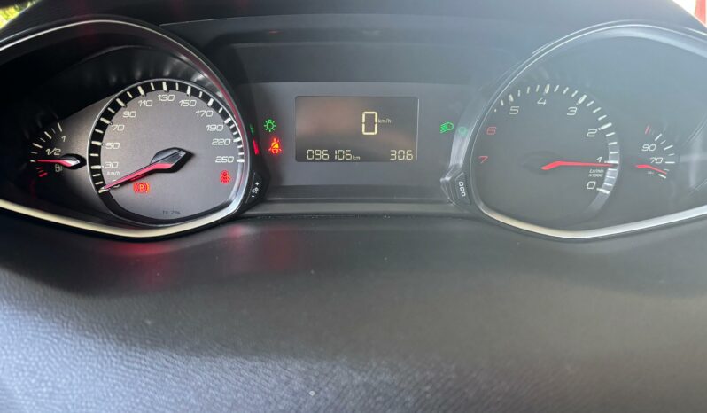 
								PEUGEOT 308 full									