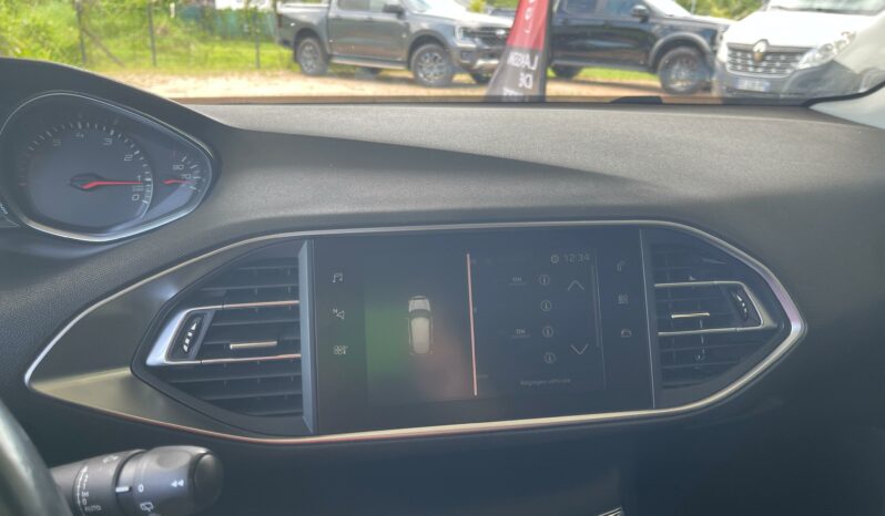 
								PEUGEOT 308 full									