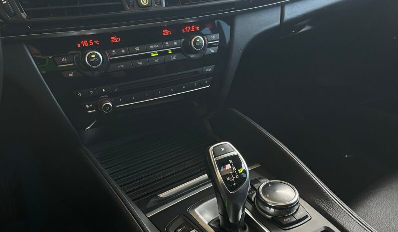 
								BMW X6 xDrive M50d M SPORT full									