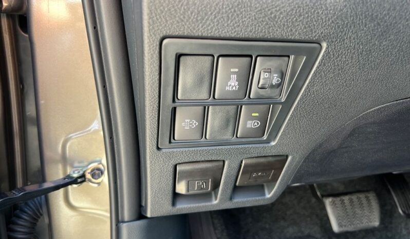 
								TOYOTA Hilux EXTRA CABINE 150CH BVA LEGENDE full									