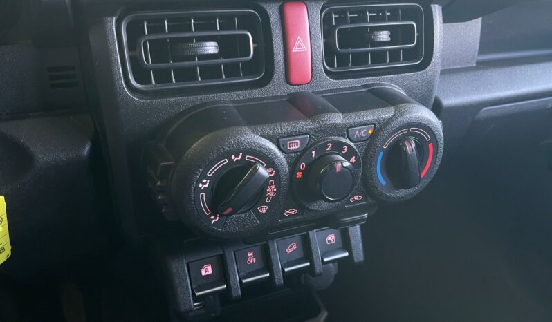 
								SUZUKI JIMNY PRIVILEGE full									