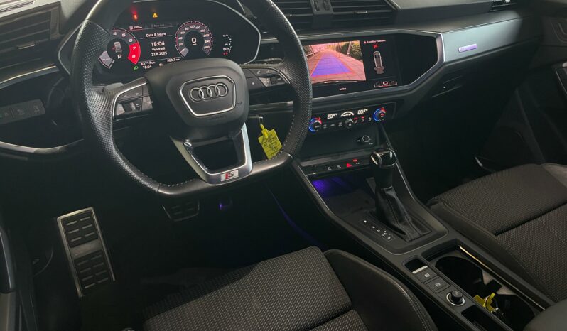 
								Audi Q3 35 TFSI full									