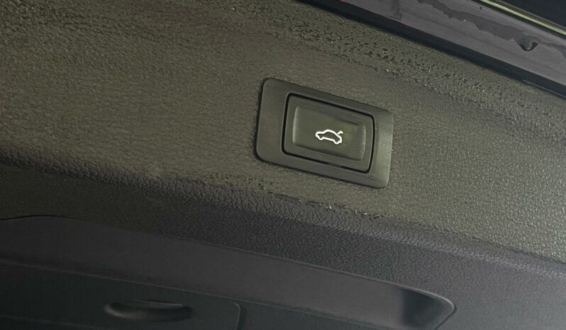 
								Audi Q3 35 TFSI full									