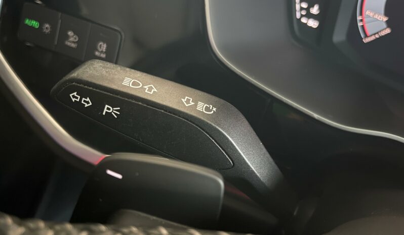 
								Audi Q3 35 TFSI full									