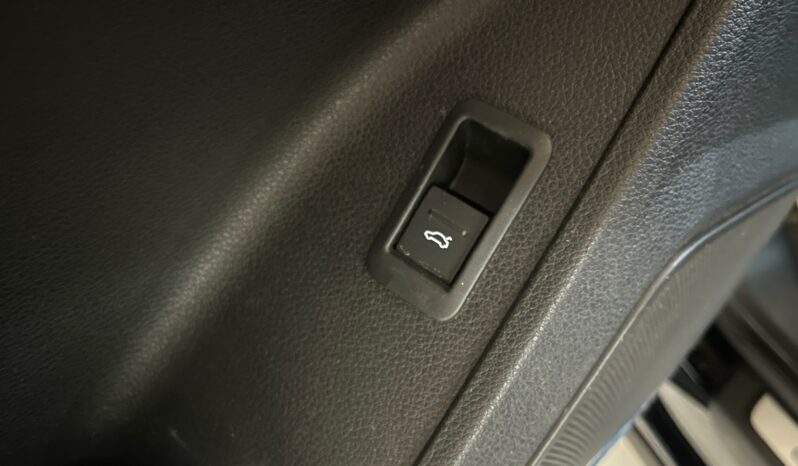 
								Audi Q3 35 TFSI full									