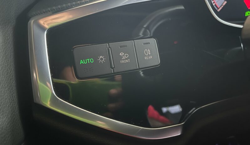 
								Audi Q3 35 TFSI full									