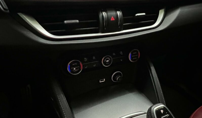 
								ALFA ROMEO STELVIO Q4 Veloce full									