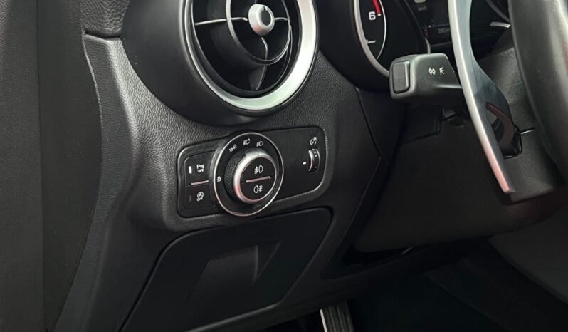 
								ALFA ROMEO STELVIO Q4 Veloce full									