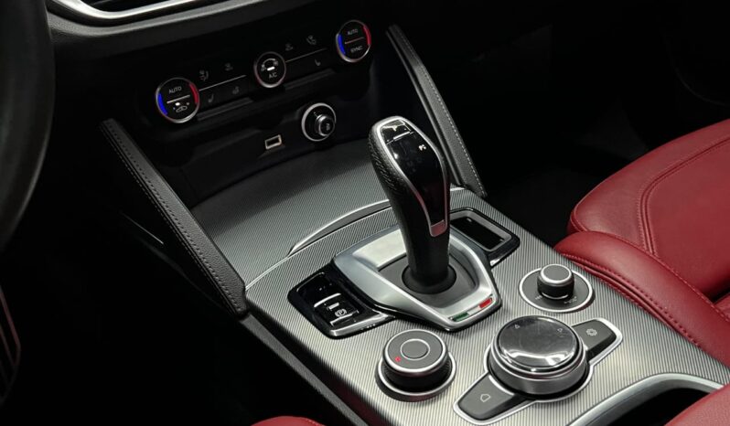 
								ALFA ROMEO STELVIO Q4 Veloce full									