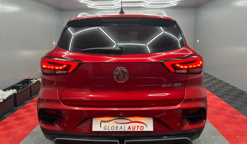
								MG ZS Luxury 115kW full									