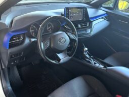 
										TOYOTA C-HR full									