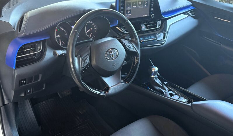 
								TOYOTA C-HR full									