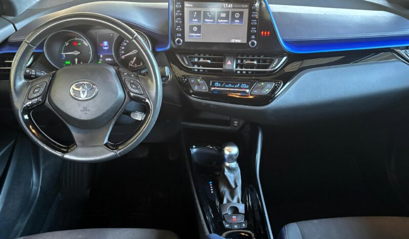 
								TOYOTA C-HR full									