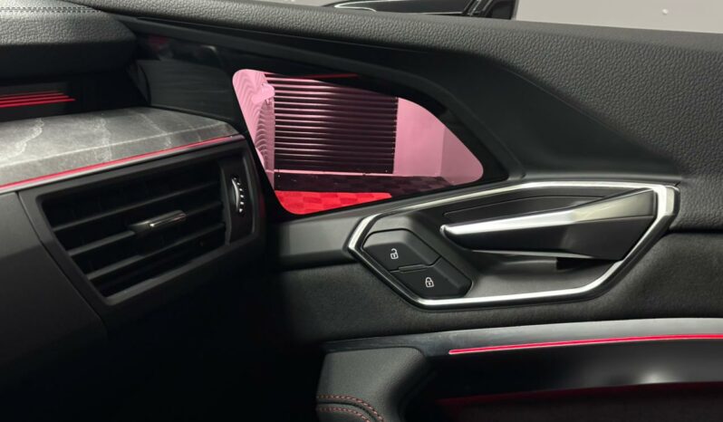 
								AUDI Q8 E-TRON SPORTBACK full									