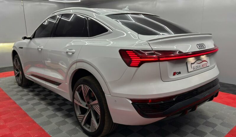 
								AUDI Q8 E-TRON SPORTBACK full									