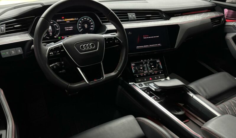 
								AUDI Q8 E-TRON SPORTBACK full									