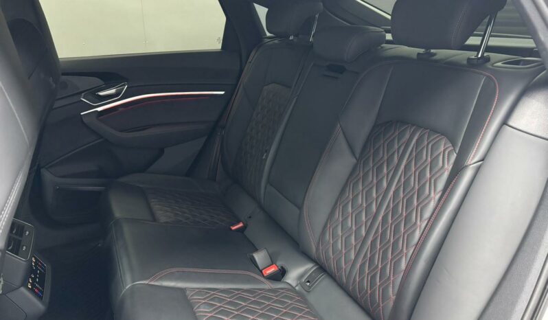 
								AUDI Q8 E-TRON SPORTBACK full									