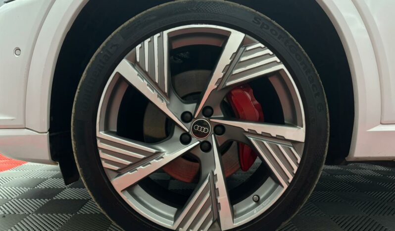 
								AUDI Q8 E-TRON SPORTBACK full									