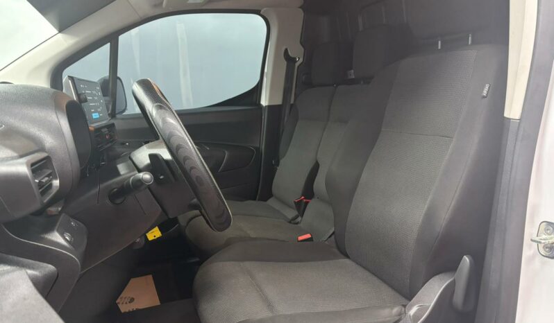 
								CITROËN BERLINGO full									