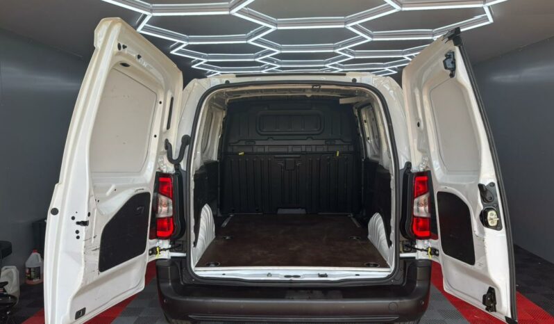 
								CITROËN BERLINGO full									