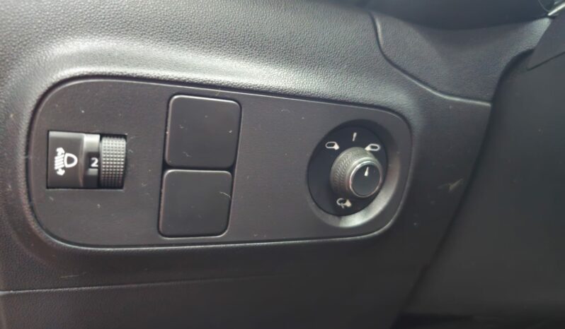 
								Citroen C3  83ch 2022 full									